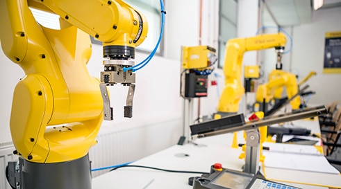 Co-bots in manufacturing: 5 key areas to mitigate risk