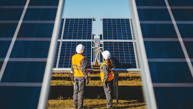 Building renewable energy: utility scale solar farm location risks